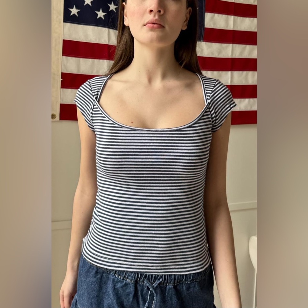 Brandy Melville Stripes | Women Ella Striped Top Black And White Stripes SMALL
